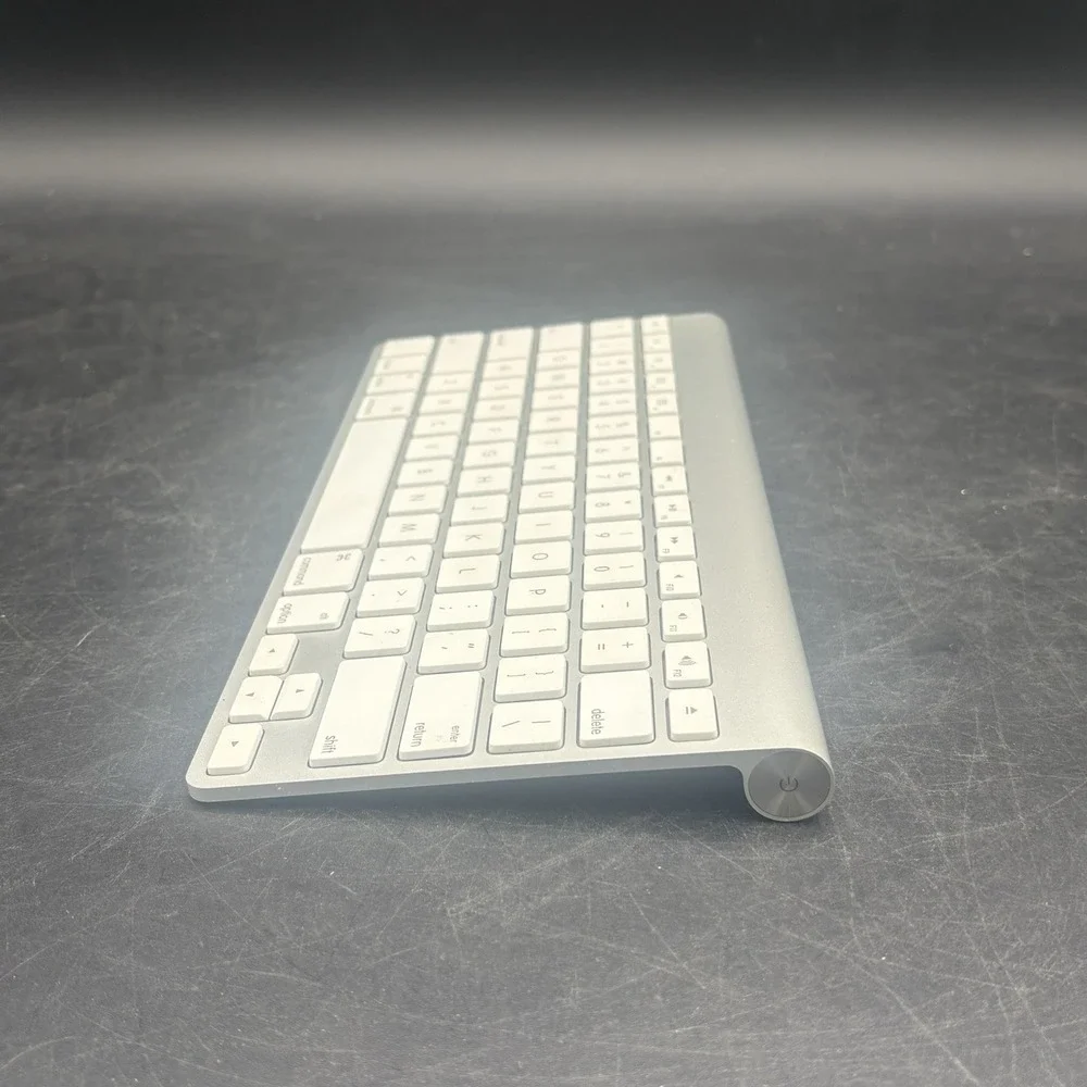 Genuine Apple Bluetooth Wireless Keyboard, Aluminum Model A1314